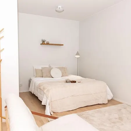 Aurora Suite, Center *