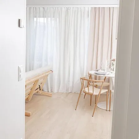 Aurora Suite, Center *