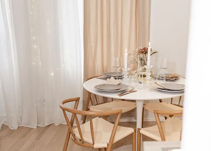 Aurora Suite, Center דירה רובניימי