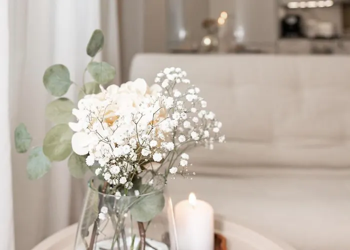 Aurora Suite, Center רובניימי