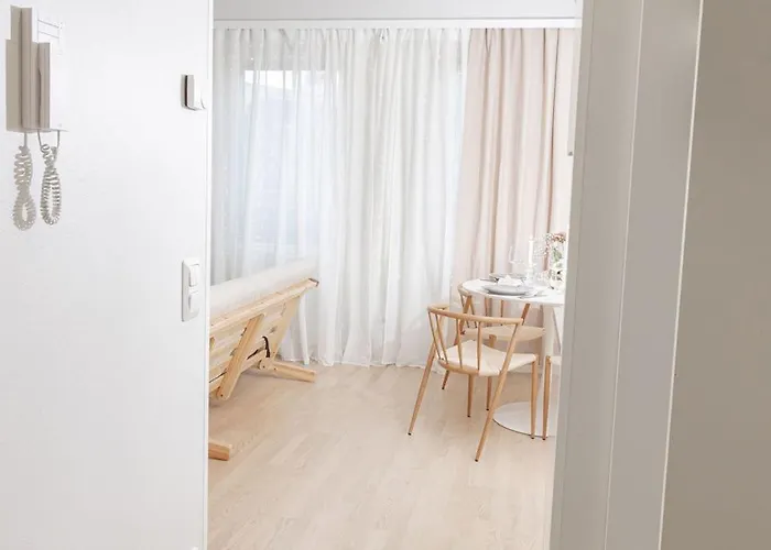 Aurora Suite, Center *