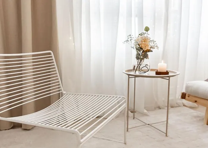 Aurora Suite, Center