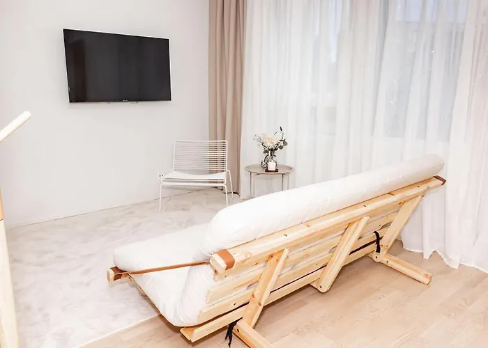 Aurora Suite, Center * רובניימי